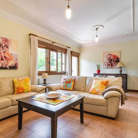 Apartamentos Privados Con Jardin Y Barbacoa Compartida En Ларедо Экстерьер фото