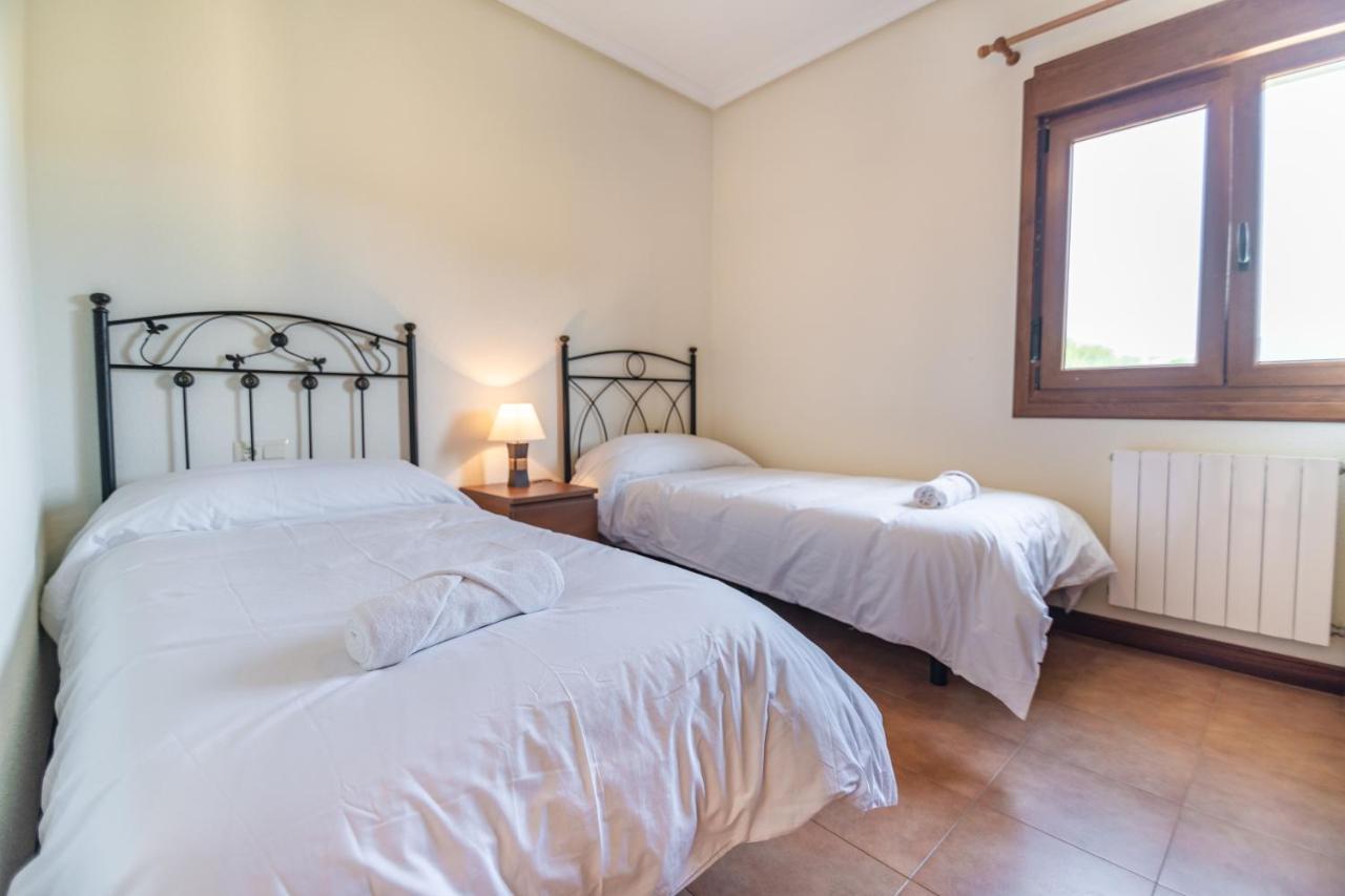 Apartamentos Privados Con Jardin Y Barbacoa Compartida En Ларедо Экстерьер фото