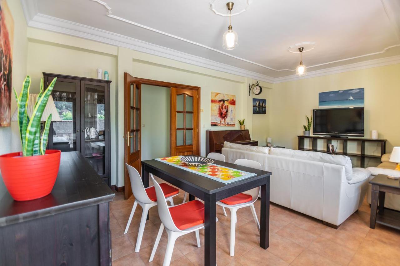 Apartamentos Privados Con Jardin Y Barbacoa Compartida En Ларедо Экстерьер фото