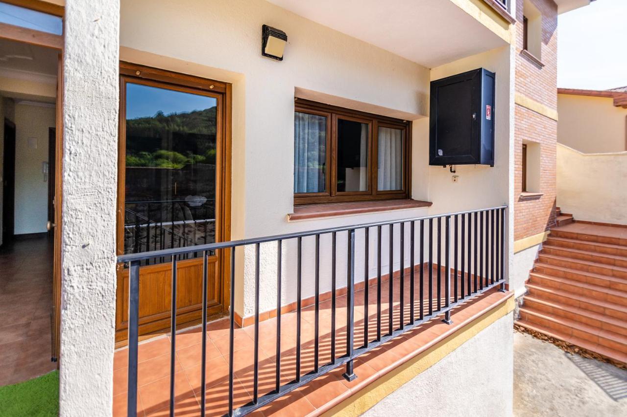 Apartamentos Privados Con Jardin Y Barbacoa Compartida En Ларедо Экстерьер фото