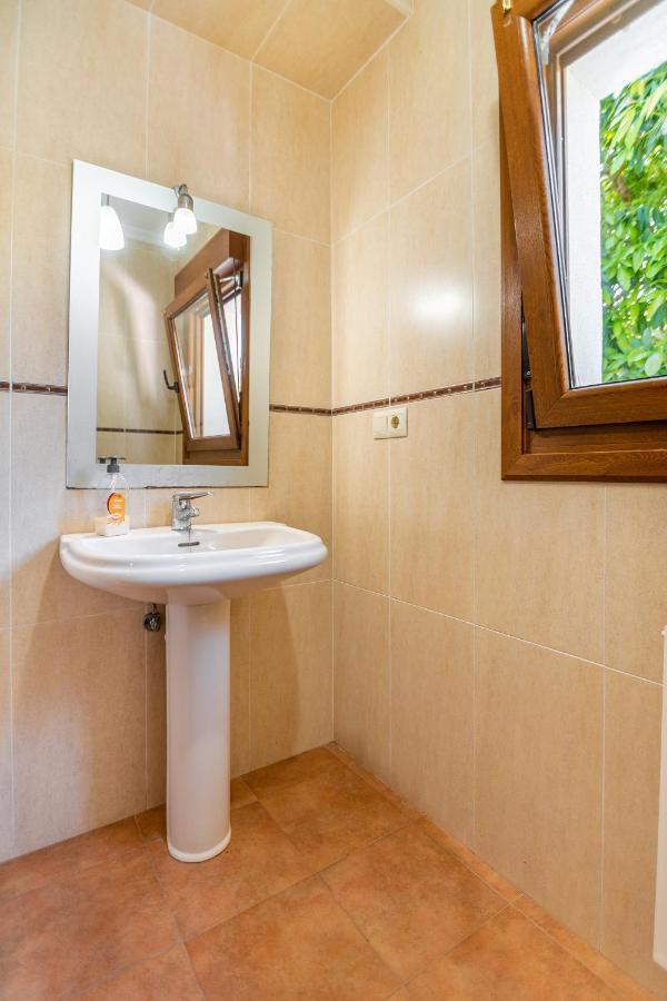 Apartamentos Privados Con Jardin Y Barbacoa Compartida En Ларедо Экстерьер фото