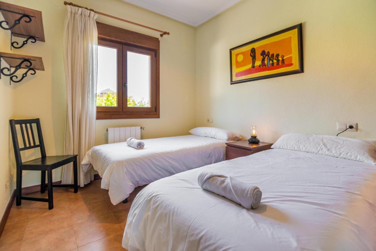 Apartamentos Privados Con Jardin Y Barbacoa Compartida En Ларедо Экстерьер фото