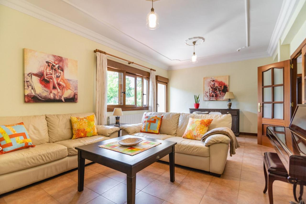 Apartamentos Privados Con Jardin Y Barbacoa Compartida En Ларедо Экстерьер фото